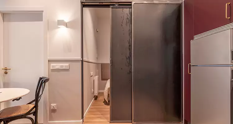 We Fix Closet Sliding Door in Titusville, FL 
